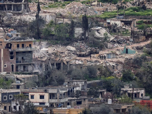 U.S. and Iran Edge Toward Diplomacy as Gulf Blockade Persists