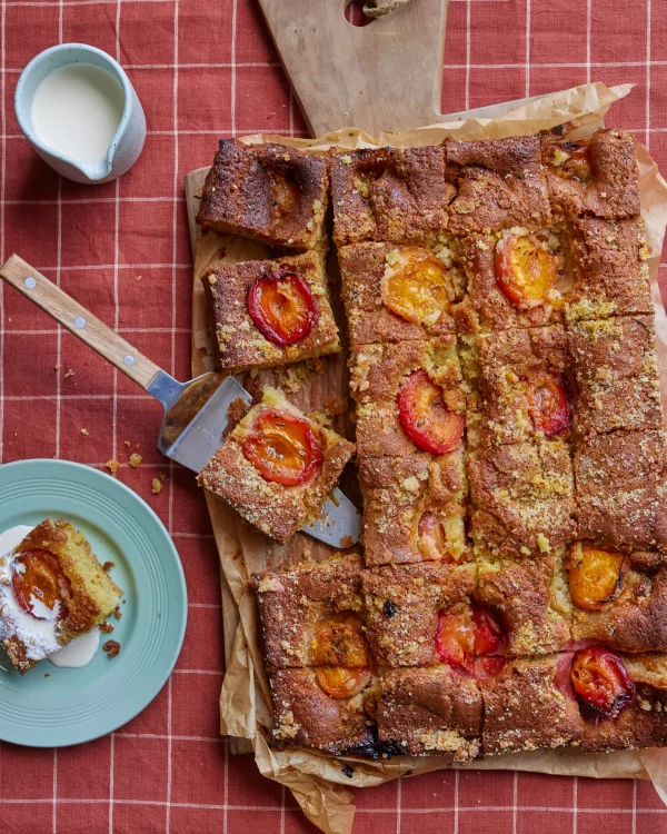 Helen Goh’s recipe for apricot traybake with rosemary, orange and vanilla sugar crust | The sweet spot