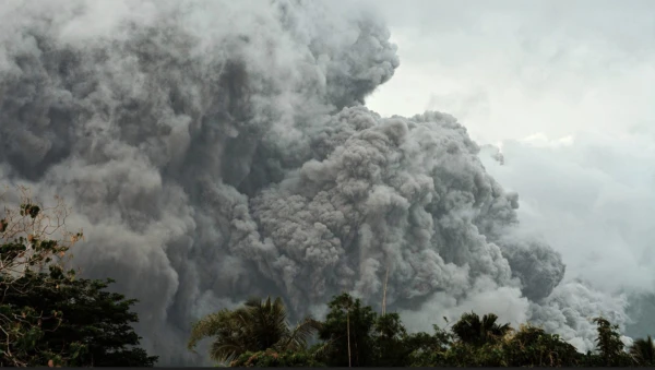 Mayon Volcano Erupts, Blankets Bicol Region with Ash