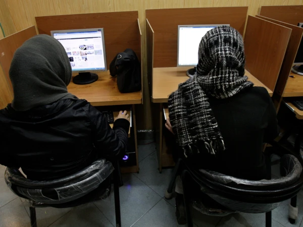 Iran Imposes Tiered Internet Access Amid Ongoing War-Time Blackout
