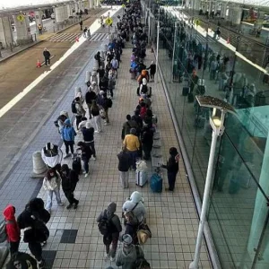 Airport Chaos Mounts as US Government Shutdown Breaks Historic Records