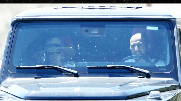 Britney Spears Keeps Low Profile During Holiday Weekend Outing