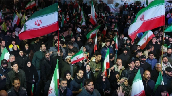Tehran Streets Fill with Pro-Government Supporters as US-Iran Ceasefire Takes Effect