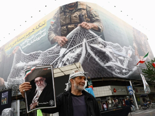 Day 63 of Iran Conflict: U.S. Attacks Possible as President Describes Siege as 'Intolerable'