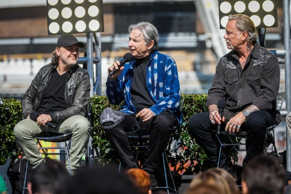 Metallica Honors Maestro Michael Tilson Thomas, Their 'S&M2' Conductor