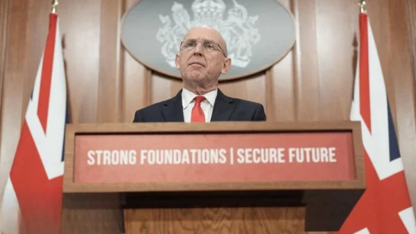UK Defence Secretary Quits Over Military Funding Standoff