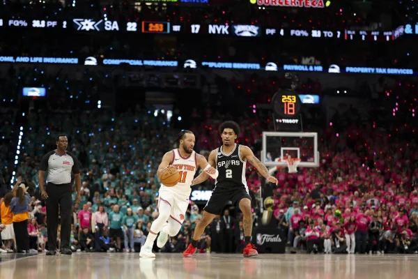 Spurs Edge Knicks in Thrilling NBA Finals Game 1 Opener
