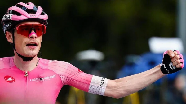 Vingegaard Crushes Giro Stage 16 as Temper Boils Over in Alps