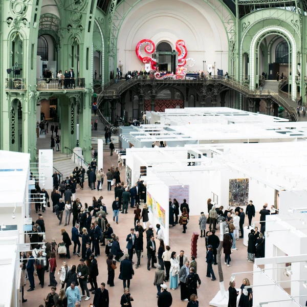 Art Galleries Face Existential Crisis as Dealers Question Their Future