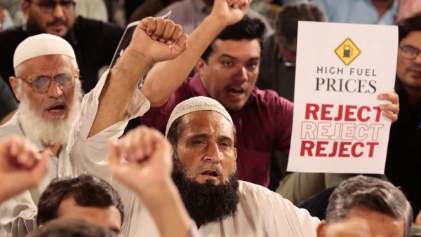 Pakistan's Economic Woes Deepen Amid Escalating Middle East Conflict