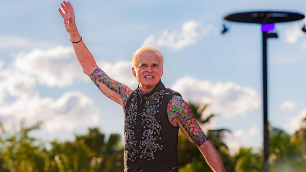 David Lee Roth's Surprise Coachella Cameo: Trading Pirate Tales with Teddy Swims