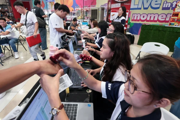 Philippine Jobless Rate Dips to 4.7% in April, Marking Continued Improvement