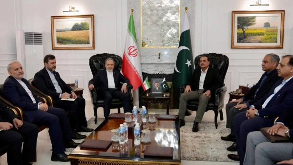 Iran and Pakistan Hold High-Level Talks as US Envoys Loom