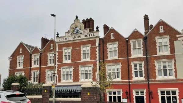 UK Government Shuts 11 Asylum Hotels, Cuts Total to 185 Amid Policy Shift