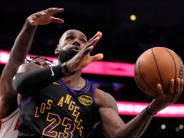 Lakers Overcome Adversity to Seize Commanding 2-0 Series Lead Against Rockets