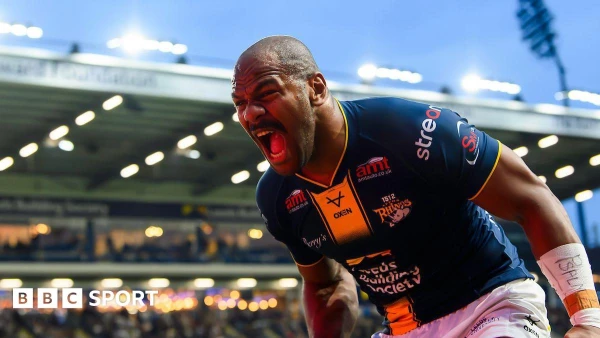 Sivo's Hat-Trick Powers Leeds Past Wakefield to Stay Top
