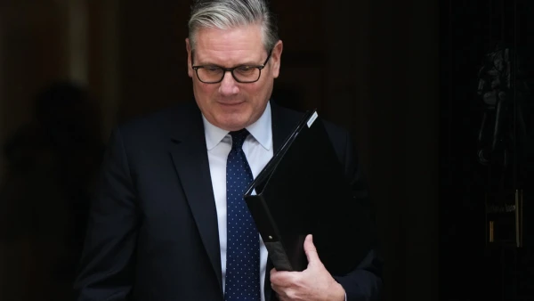 Starmer Confronts Mandelson Controversy, Stands Firm Amid Political Pressure