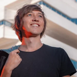 From Prompt to Product: Can AI Turn Anyone Into an App Developer?