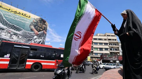 Trump's Naval Blockade Threat Escalates Iran Standoff Amid Ceasefire Uncertainty