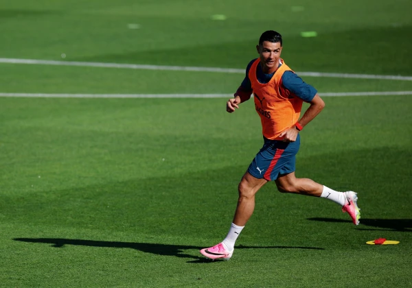 Ronaldo Begins Portugal Training Ahead of Historic Sixth World Cup