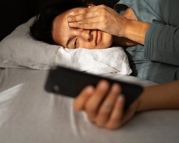 The Ultimate Guide to Phone Etiquette: From Midnight Texts to Unannounced Calls