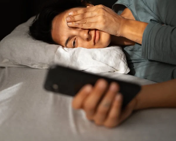 The Ultimate Guide to Phone Etiquette: From Midnight Texts to Unannounced Calls