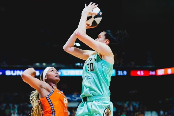 Liberty Roll Past Sun Behind Stewart's Dominance for Fifth Straight Win