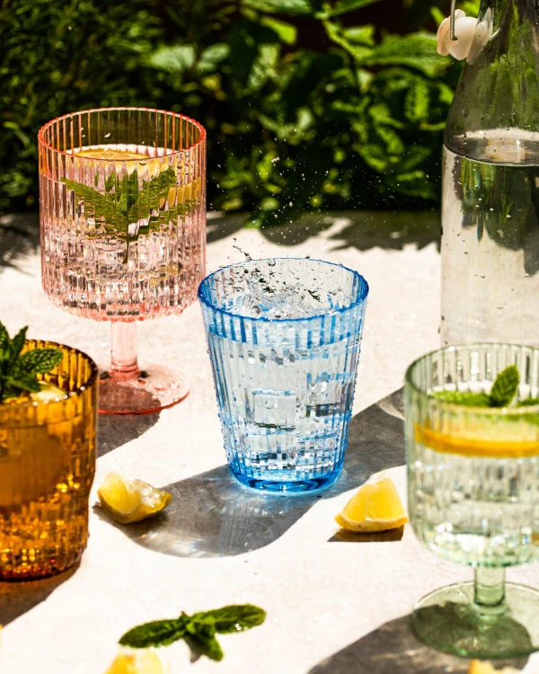 Sparkling Water's Glow-Up: Fizzy, Fun, and Fuss-Free