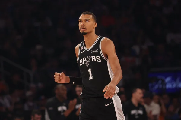 Wembanyama's 32 Points Lead Spurs to Game 3 Victory Over Knicks