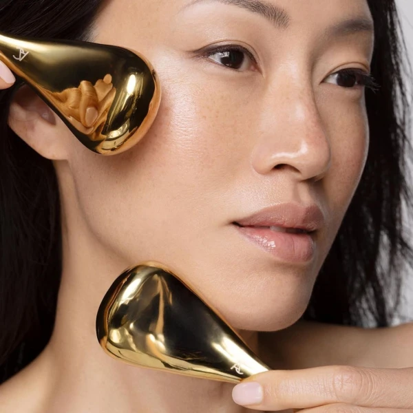 Expert Tips to Combat Morning Facial Puffiness: A Surgeon's Guide