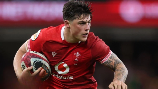 Rees-Zammit reverts to Wales wing for Fiji Test