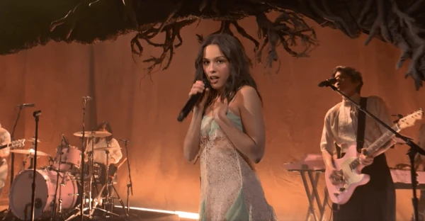 Olivia Rodrigo Debuts New Songs 'Drop Dead' and 'Begged' on SNL