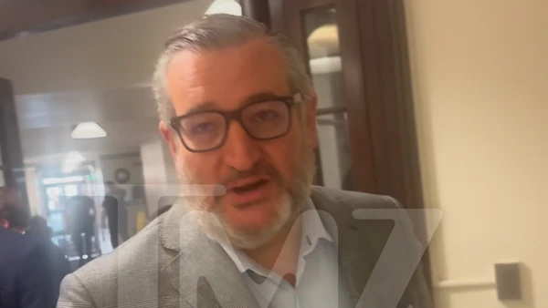 Cruz Sidesteps Political Showdown: Declines to Choose Between Trump and Pope