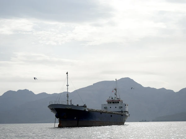 U.S. Warns of Iranian Port Blockade Starting Monday, Exempts Strait of Hormuz Transit
