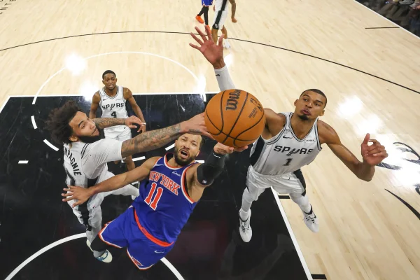 Knicks Show Poise and Grit, Sweep Two-Game Set in San Antonio