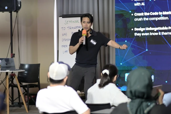 The AI Revolution: Why Businesses Risk Falling Behind in the Tech Race