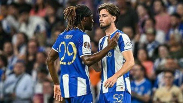 Fernandes' 45-Yard Howler: The Latest Entry in Football's Hall of Shame