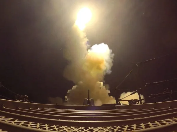 US and Iran Exchange Fresh Blows as Fragile Ceasefire Teeters on Brink