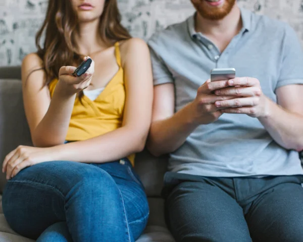 When Silence Speaks: A Divorce Lawyer Reveals Why Stopping Arguments Signals a Deeper Break