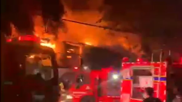 Blaze Engulfs Residential Area at University of the Philippines, Displacing Dozens