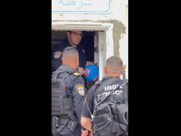 Israeli Police Seize and Destroy Children's Soccer Balls at Jerusalem's Al-Aqsa Mosque