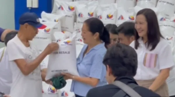 Liza Marcos leads rice distribution in Bagong Pag-asa, QC