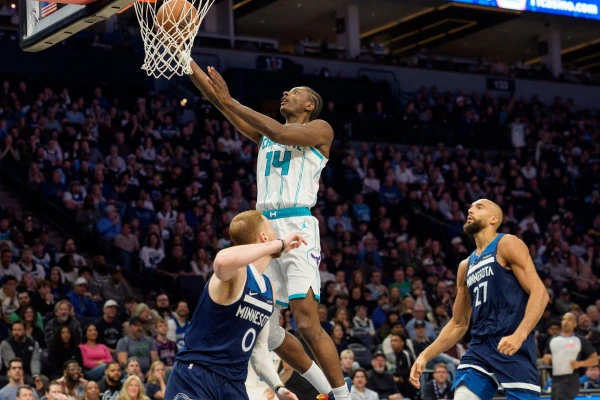 Hornets’ Diabate Earns NBA Hustle Award with Grit and Energy