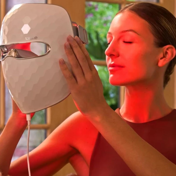 Dermatologist-Approved Red Light Face Masks: Expert Picks Now on Sale at Amazon