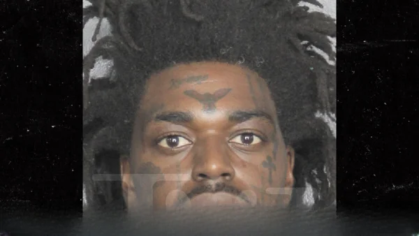 Kodak Black Turns Himself In on Charges of Fleeing Police and Resisting Arrest