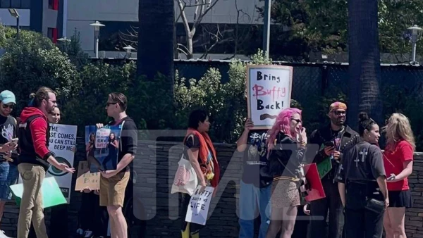 Buffy Fans Stage 'International Buffy Day' Protest at Hulu Headquarters Demanding Series Resurrection
