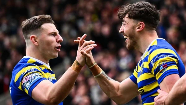 Warrington Wolves Dominate Leigh Leopards to Claim Super League Summit