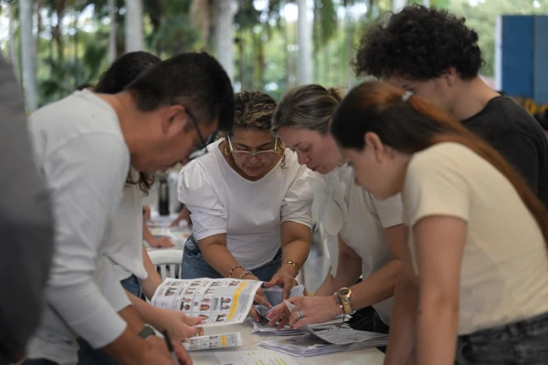 Colombia Votes: Tight First Round Forces Presidential Runoff on June 21