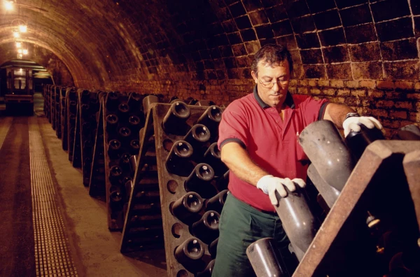 The Quest for a Party-Ready, Low-Alcohol Sparkling Wine