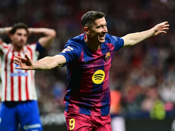 Lewandowski's Late Strike Seals Dramatic Barcelona Victory Over Atletico Madrid